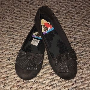 Disney’s Liv & Maddie Sparkly Bow Flat Shoes